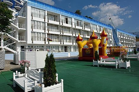 КРАСОТЕЛЬ-ЛЕВАНТ